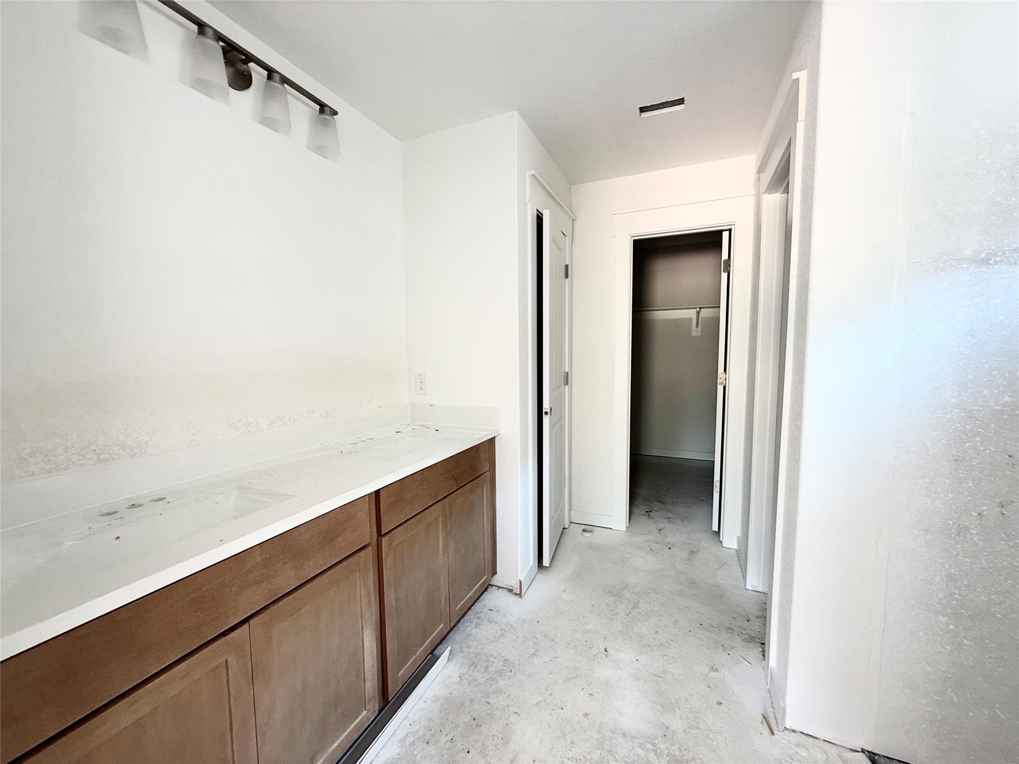 14216 Grassley Trl Property Photo 9
