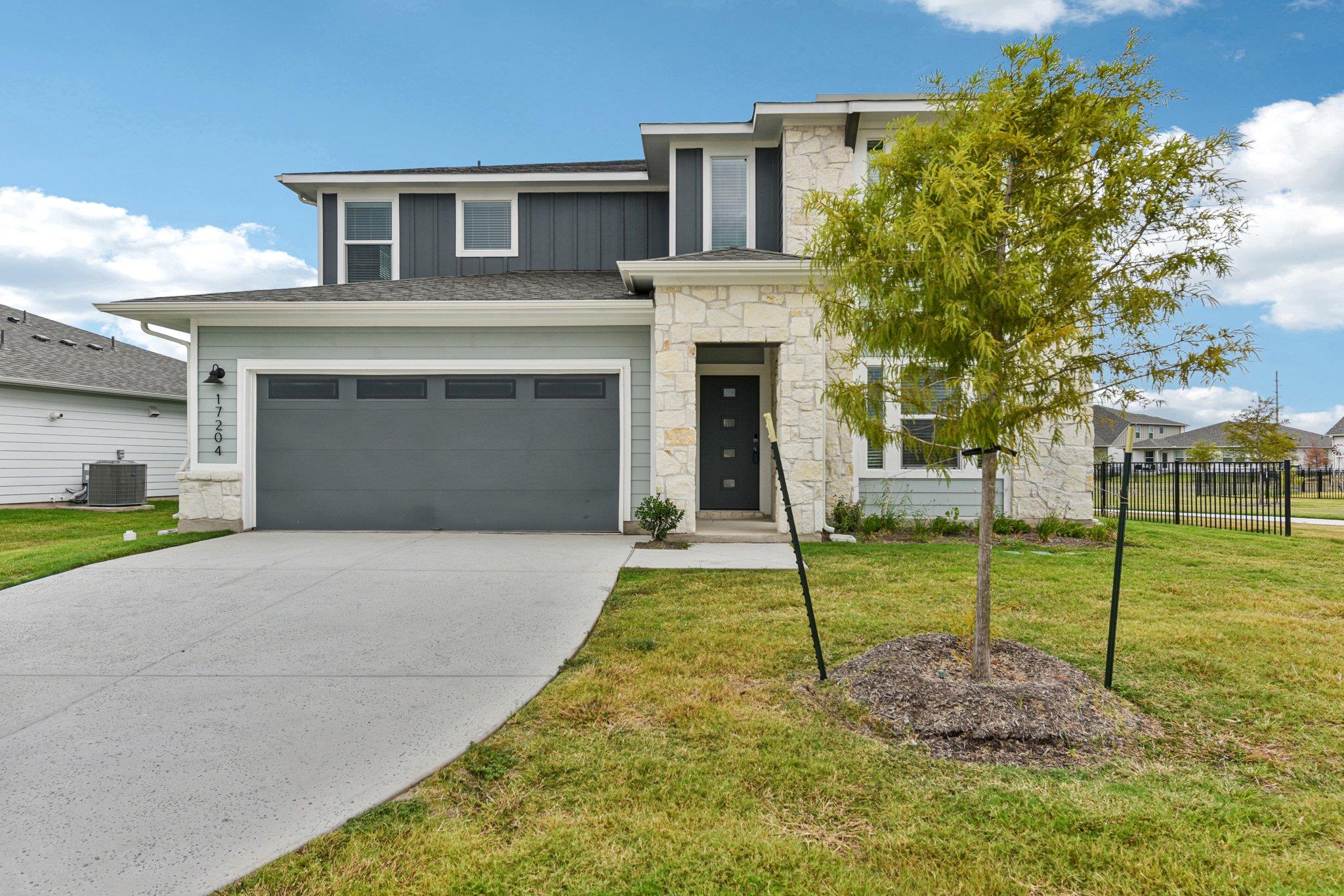 17204 Lomond Way Property Photo 1