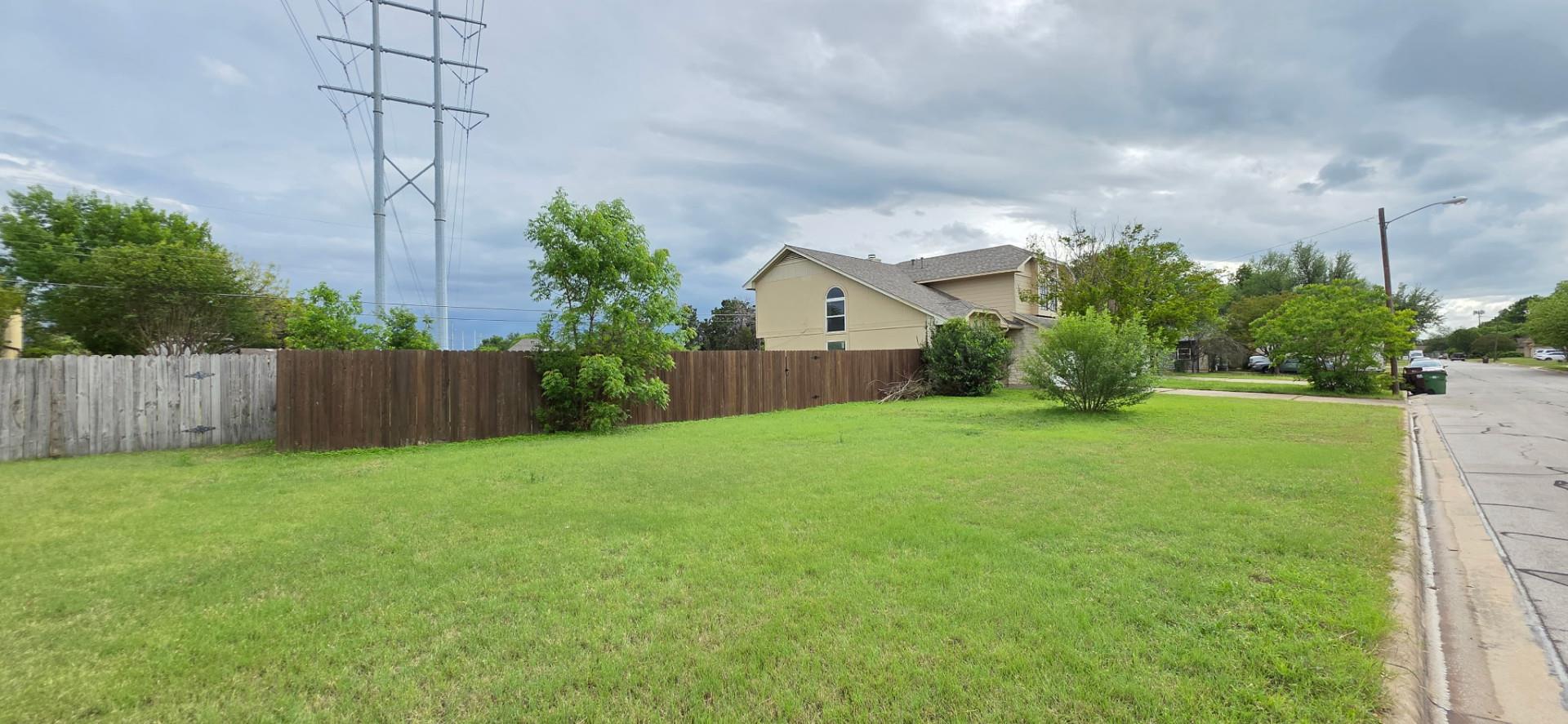 1701 Hunters Trl Property Photo 3