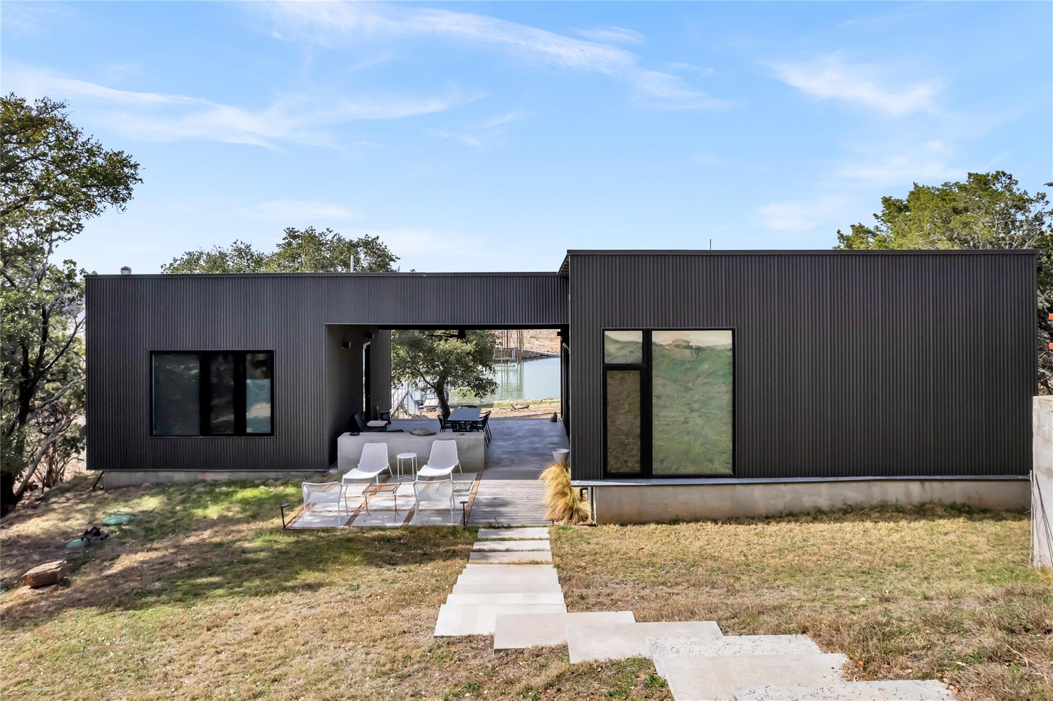 4571 Sunset Cliff Rd Property Photo