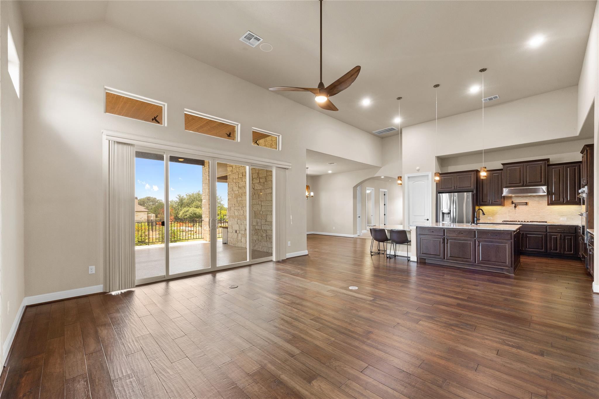 900 Hawthorne Loop Property Photo 8
