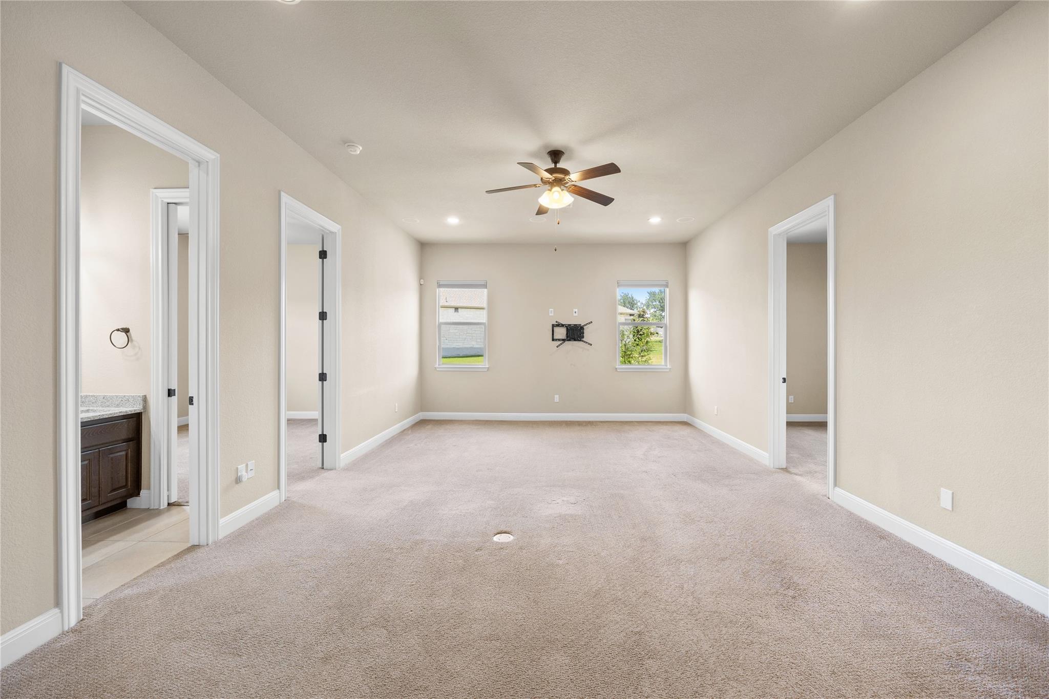 900 Hawthorne Loop Property Photo 15