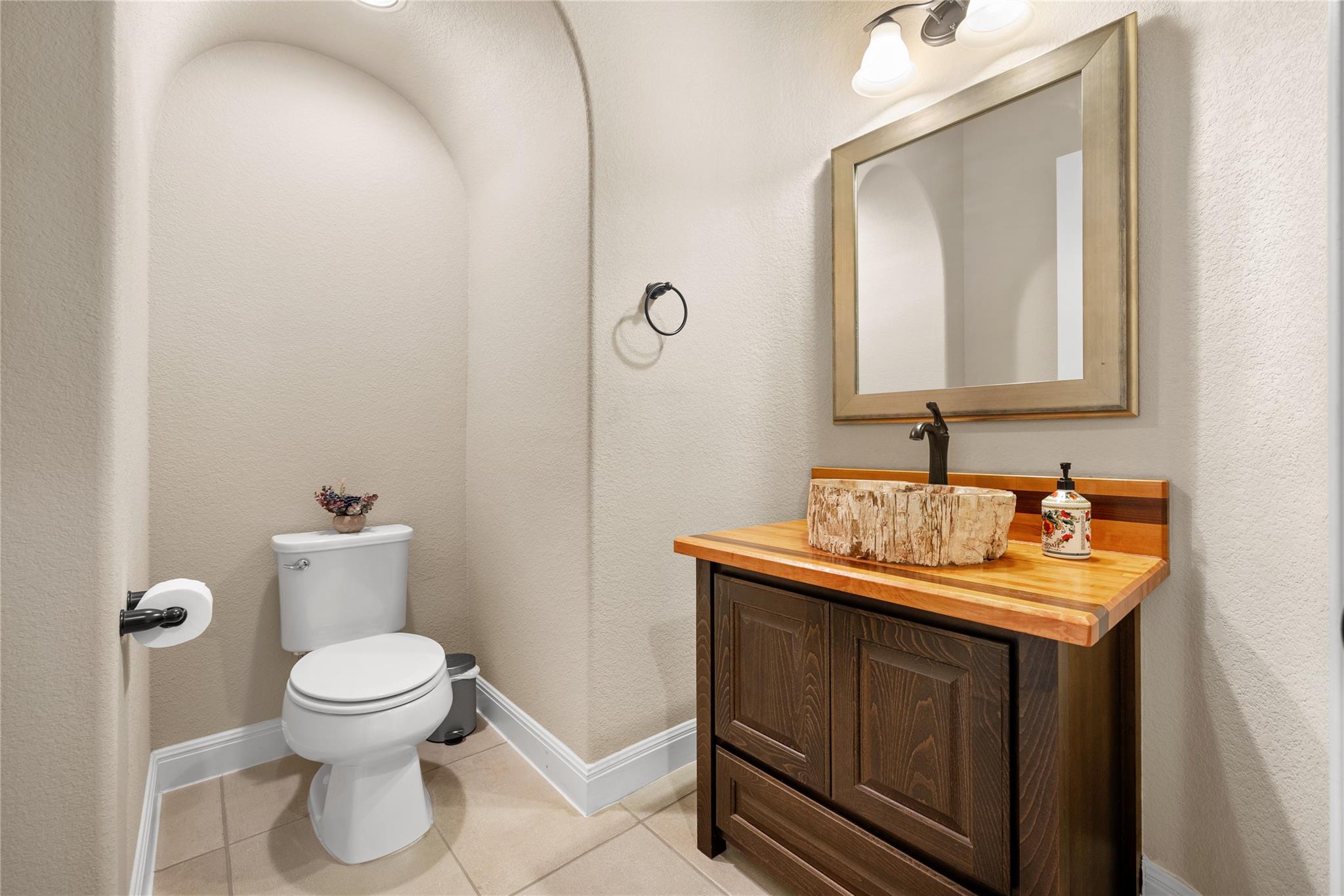 900 Hawthorne Loop Property Photo 16