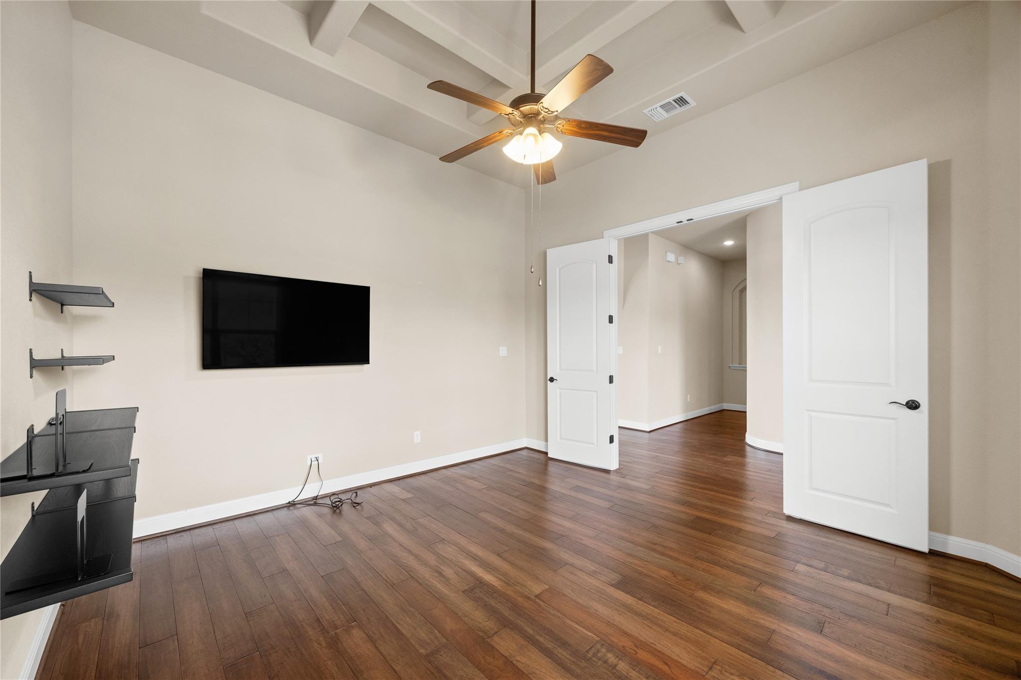 900 Hawthorne Loop Property Photo 18