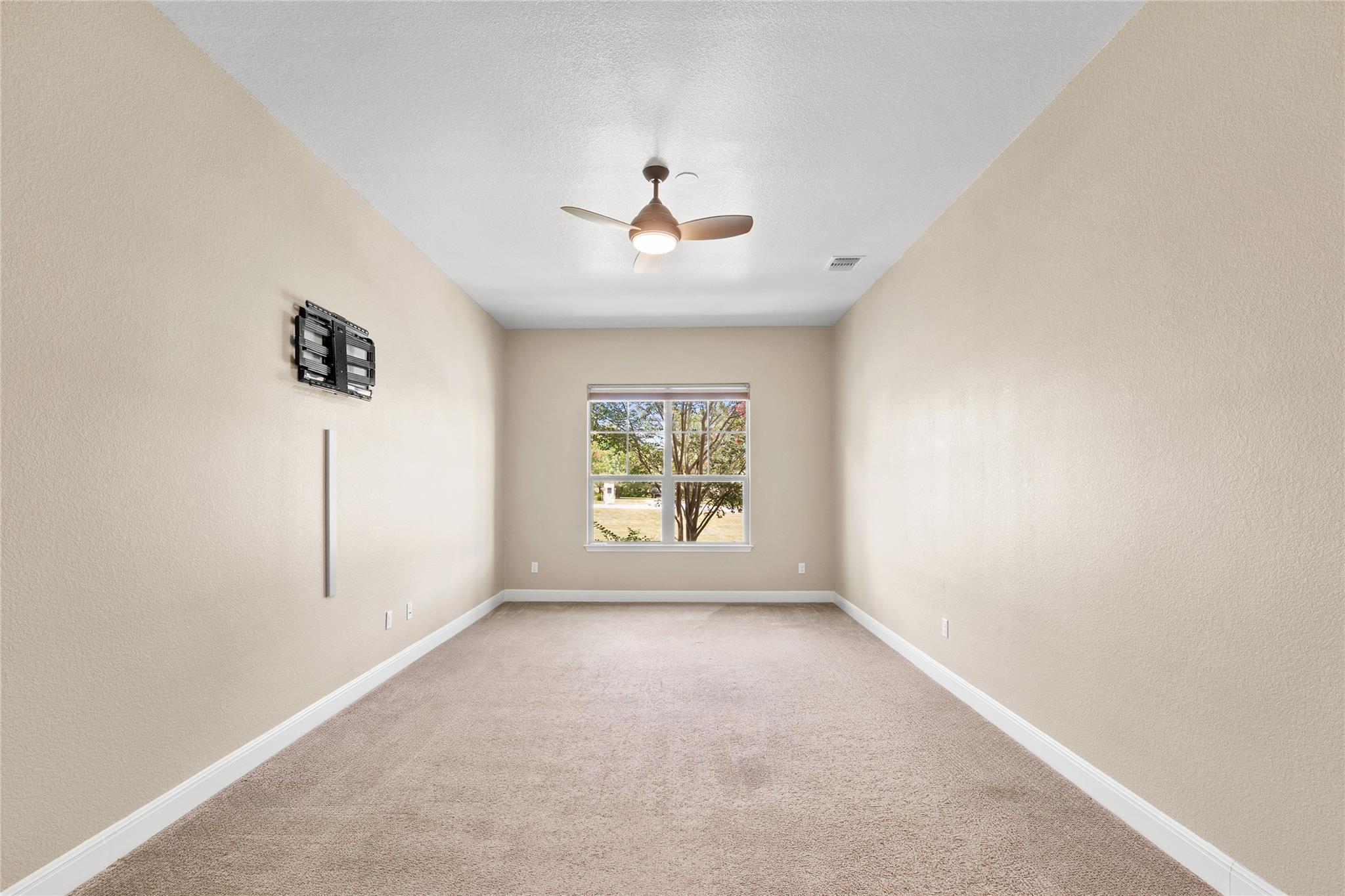 900 Hawthorne Loop Property Photo 29