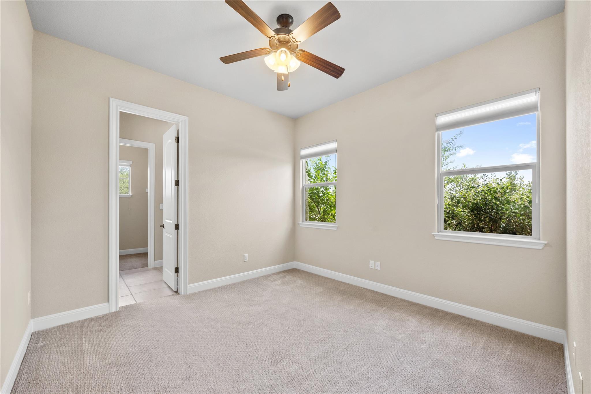 900 Hawthorne Loop Property Photo 34