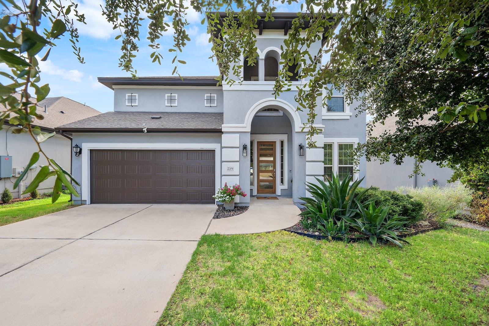 2709 Villa Capri Ct Property Photo 5