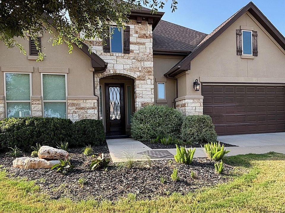 820 Desaix Dr Property Photo 1