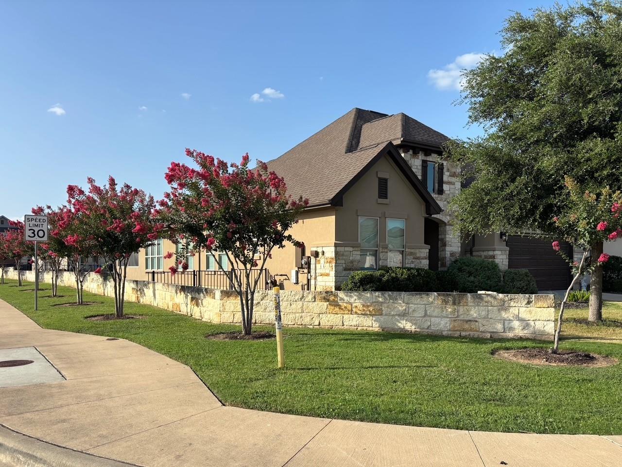 820 Desaix Dr Property Photo 14