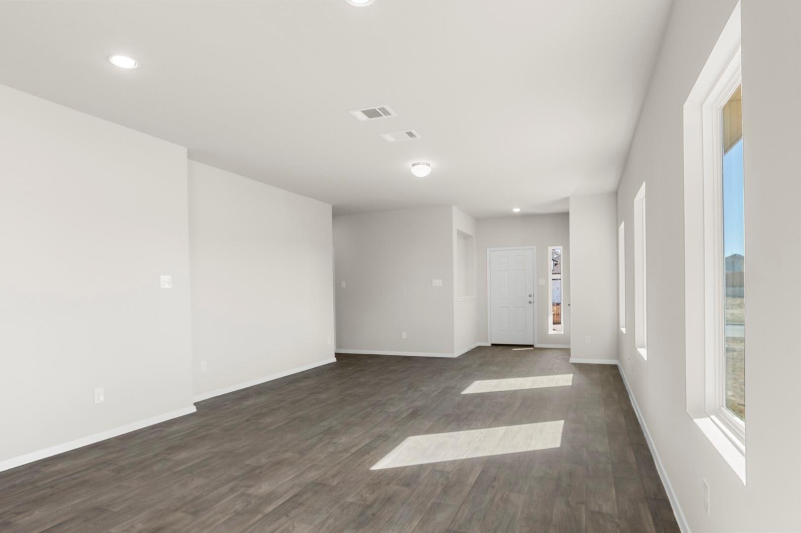372 Jade St Property Photo 10