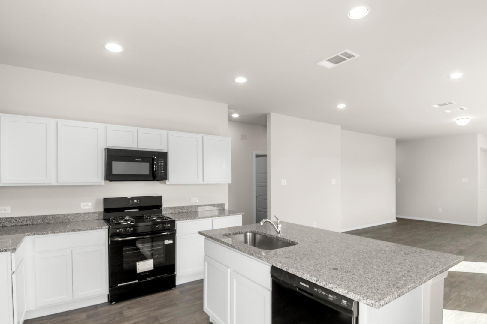 372 Jade St Property Photo 14
