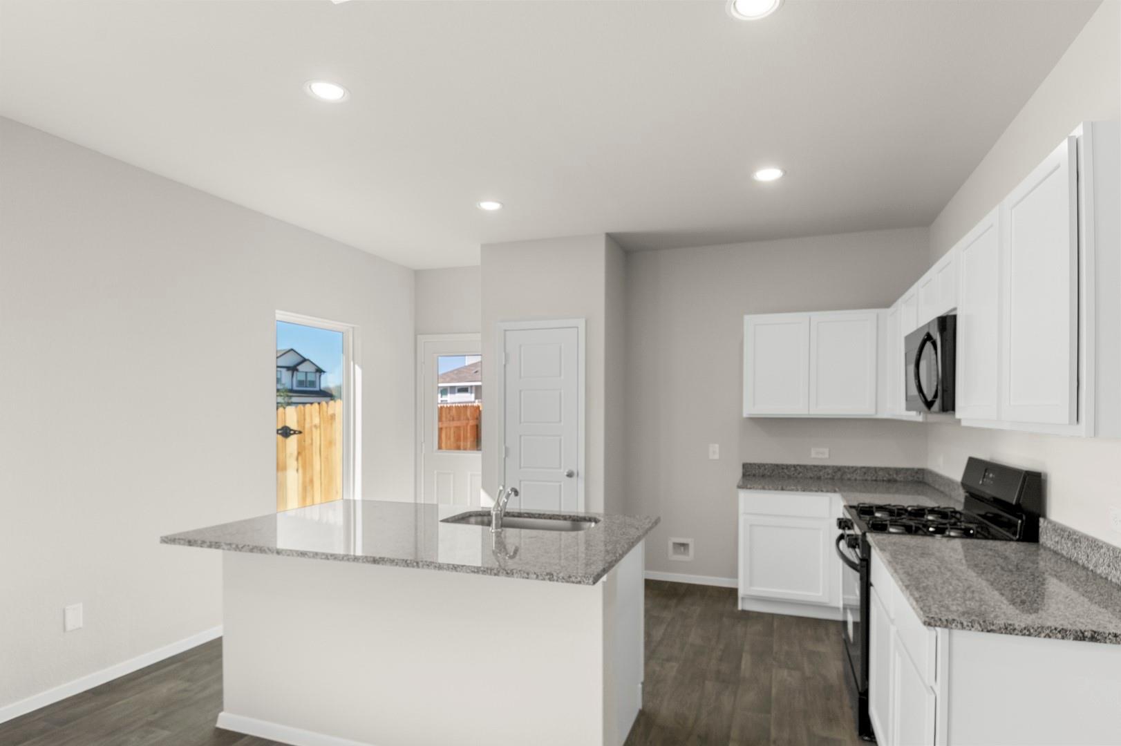 372 Jade St Property Photo 25