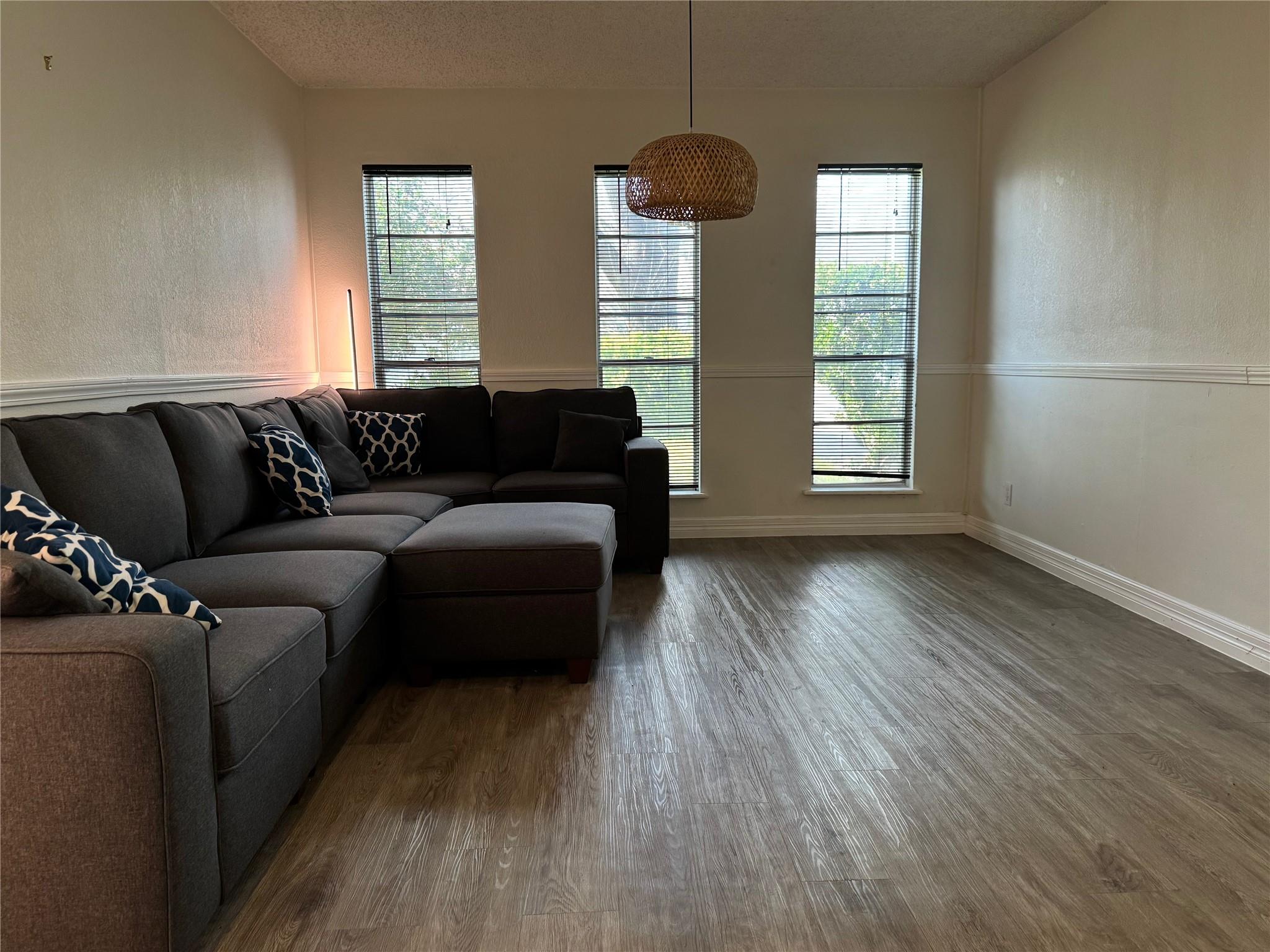 9505 N Creek Dr Property Photo 13