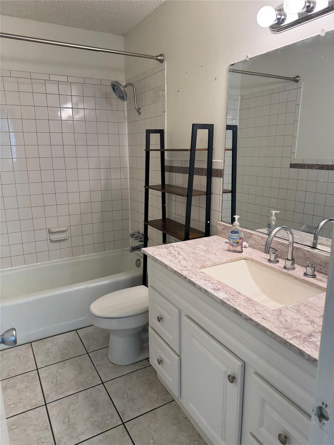 9505 N Creek Dr Property Photo 15