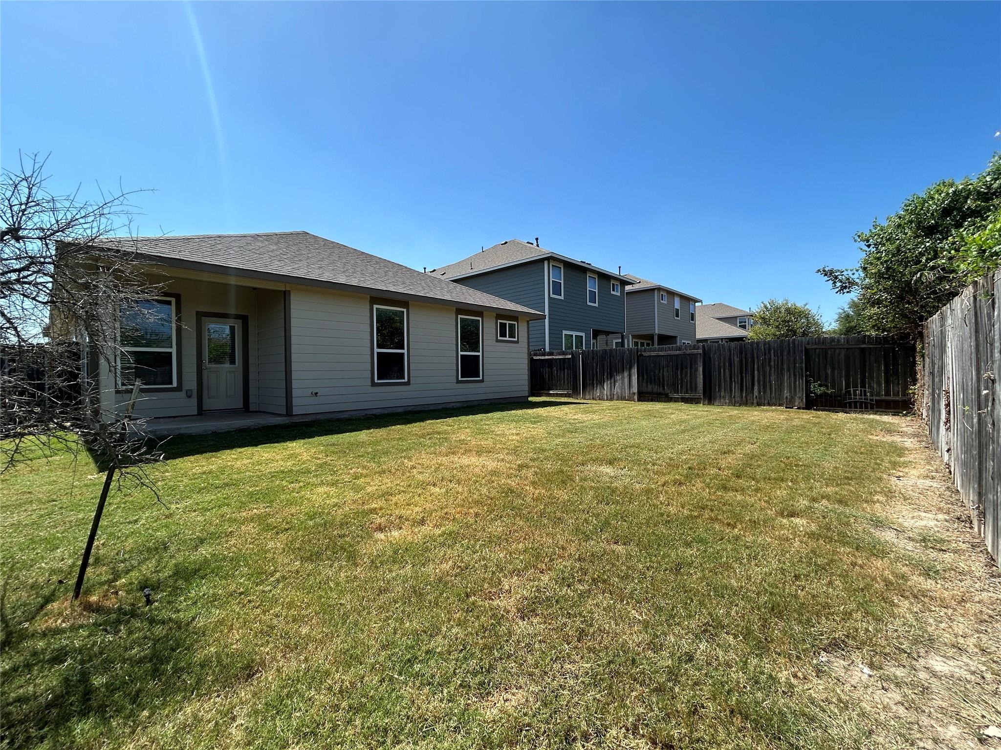 225 San Gabriel River Rd Property Photo 2
