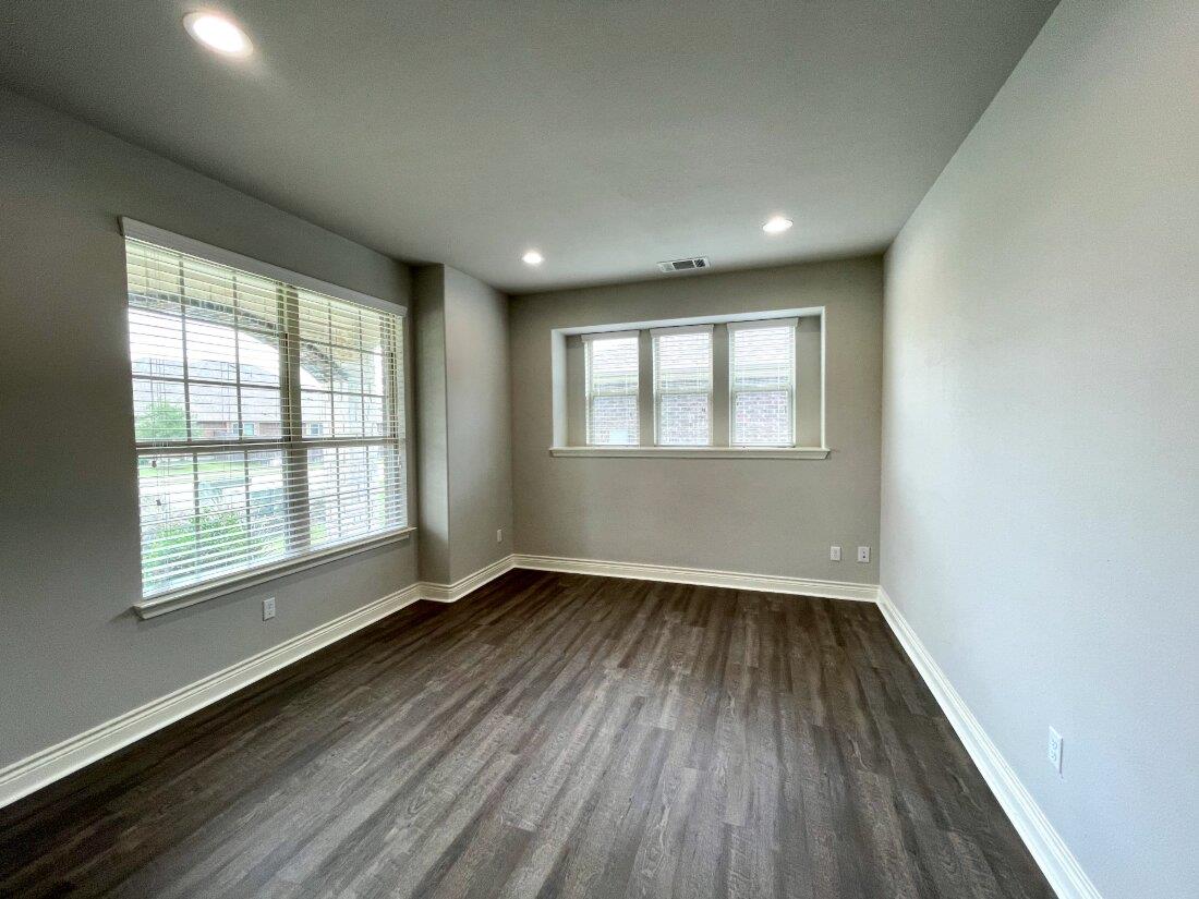 218 Summer Pointe Dr Property Photo 4
