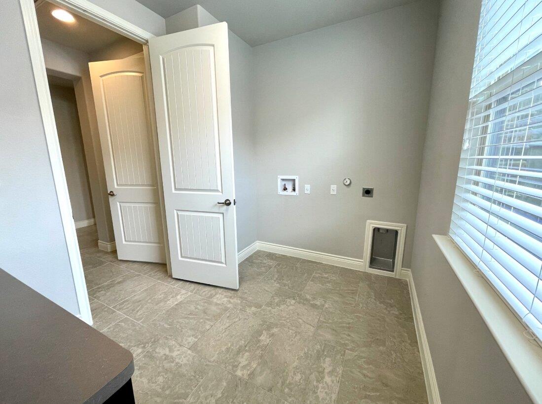 218 Summer Pointe Dr Property Photo 7