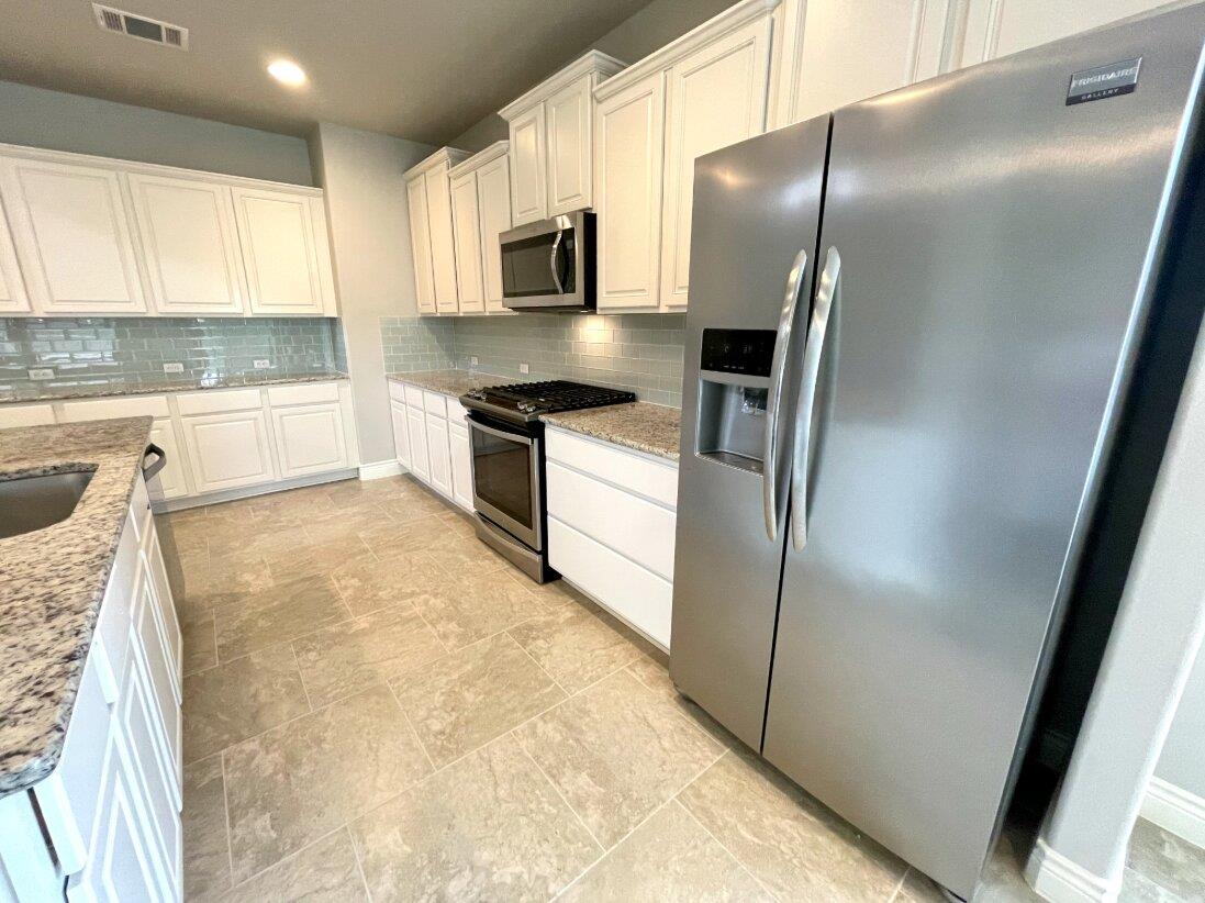 218 Summer Pointe Dr Property Photo 12