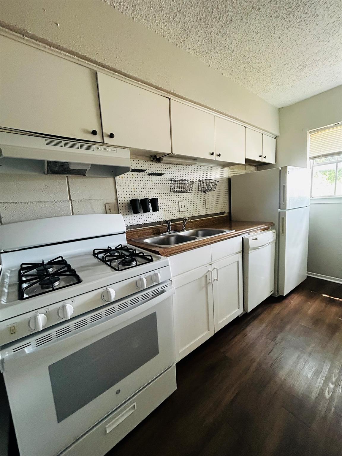 311 E 31st St #306 Property Photo 14