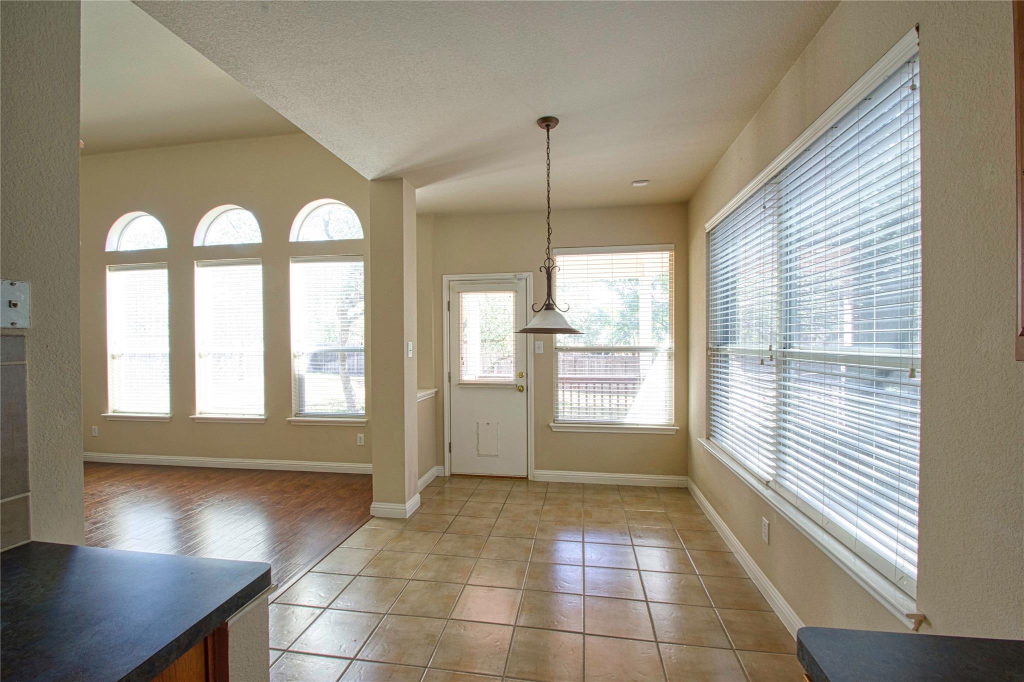 2412 Silver Spur Ln Property Photo 8