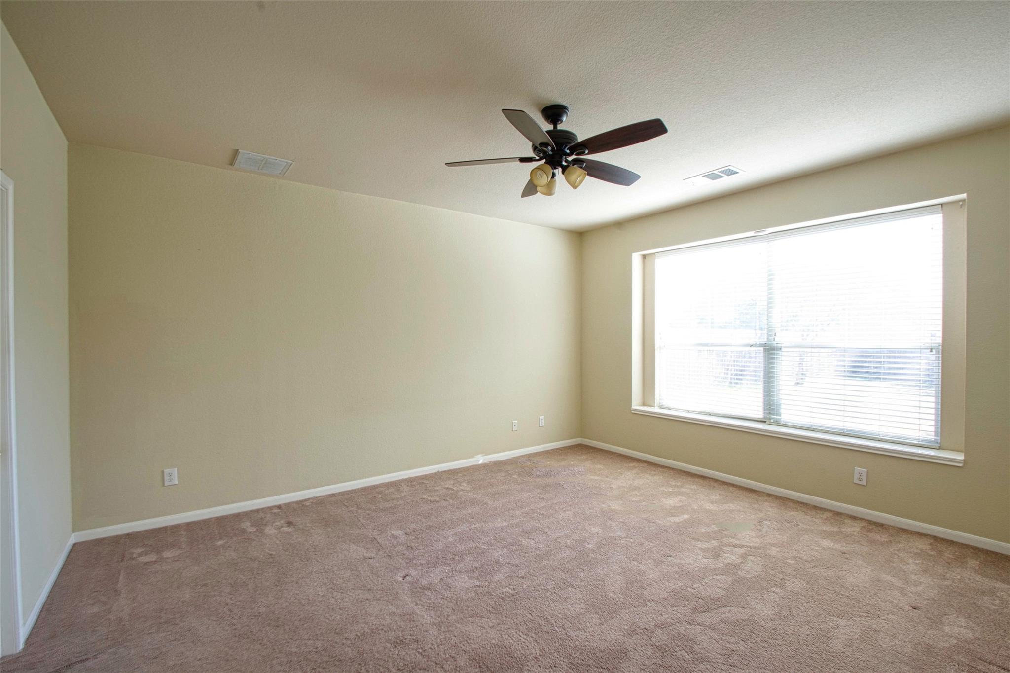 2412 Silver Spur Ln Property Photo 9