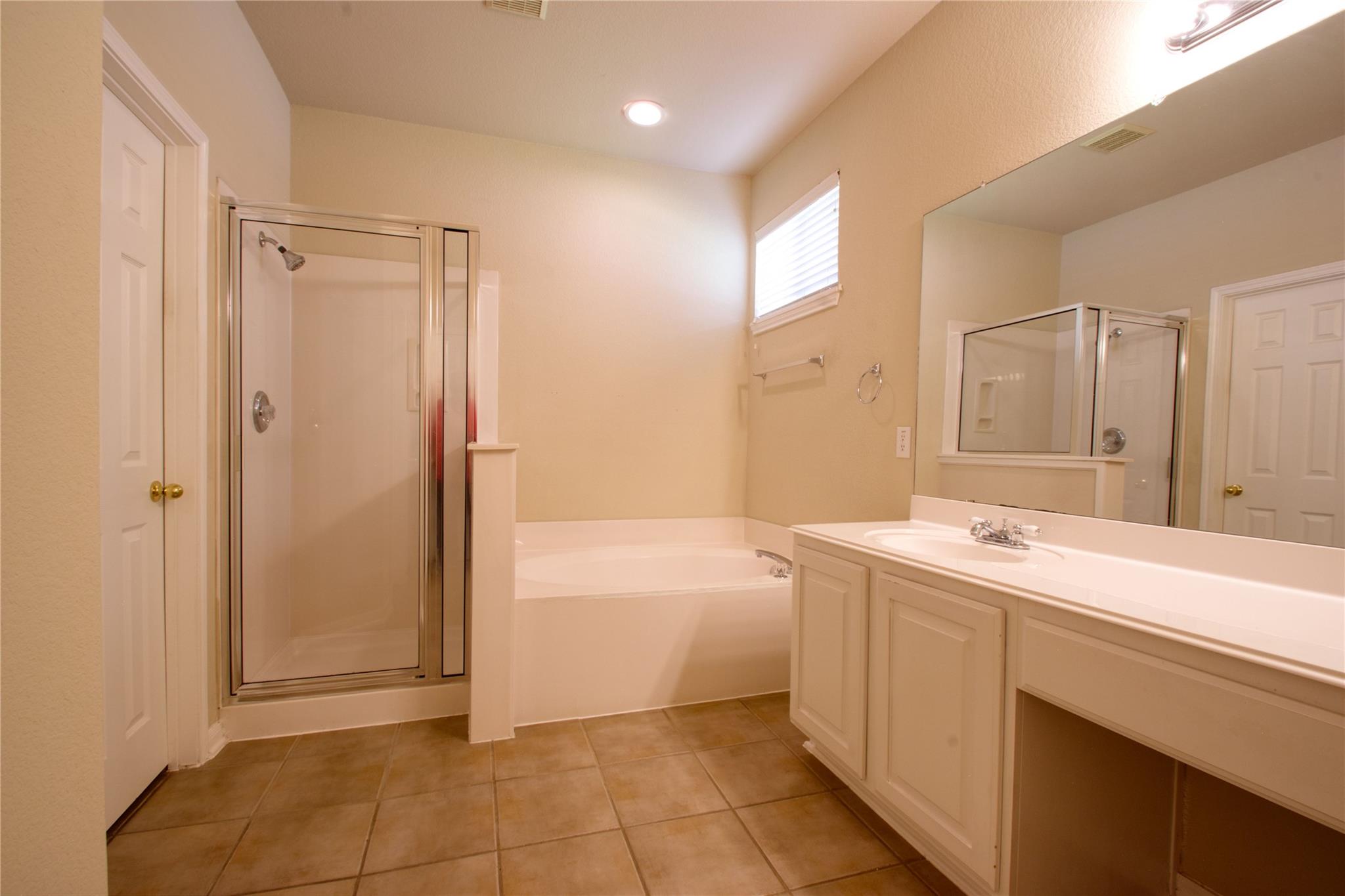 2412 Silver Spur Ln Property Photo 10