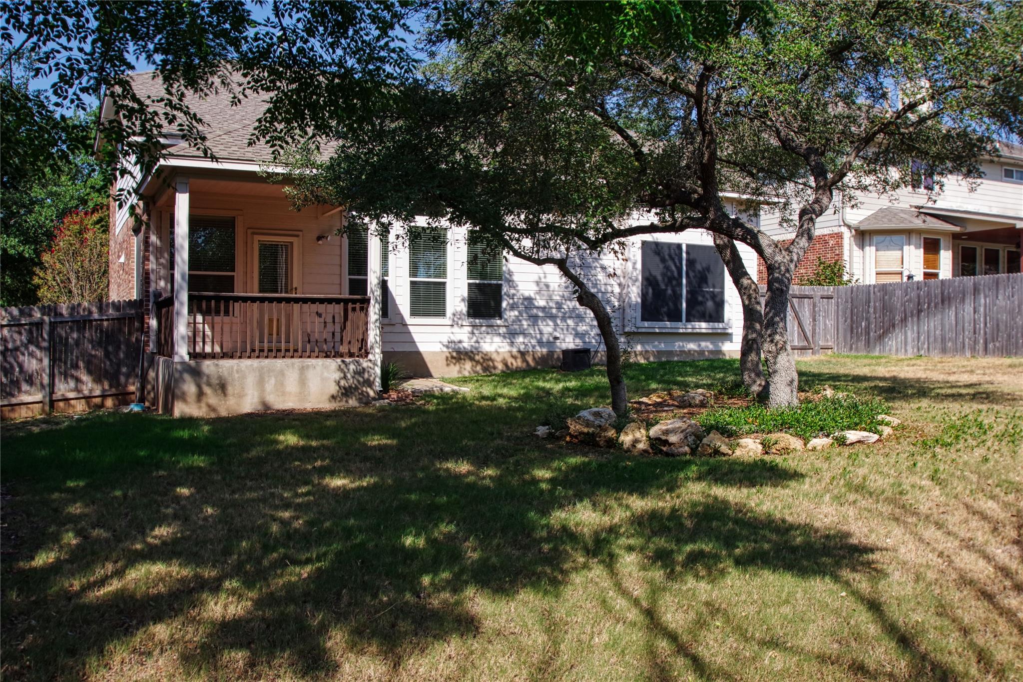 2412 Silver Spur Ln Property Photo 19