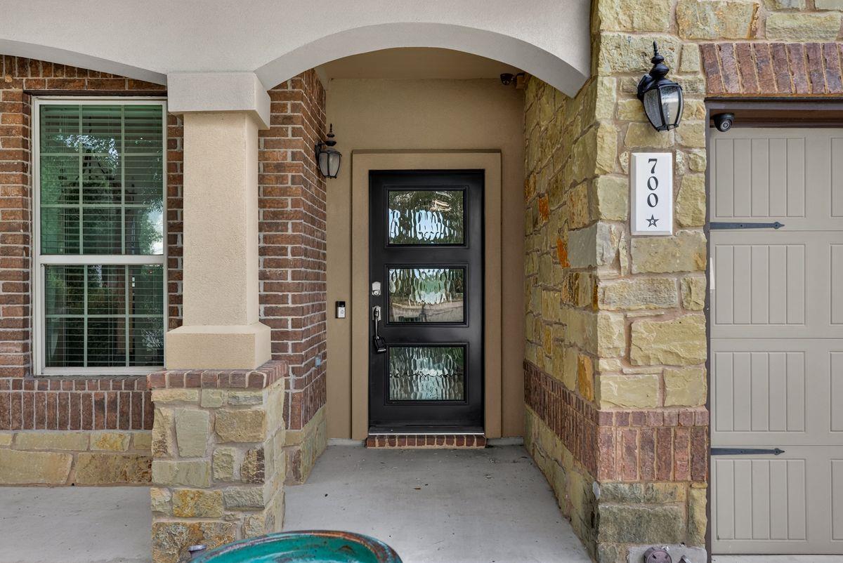 700 Ledge Stone Dr Property Photo 2