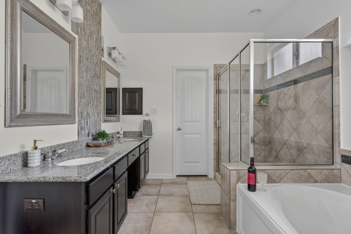 700 Ledge Stone Dr Property Photo 17