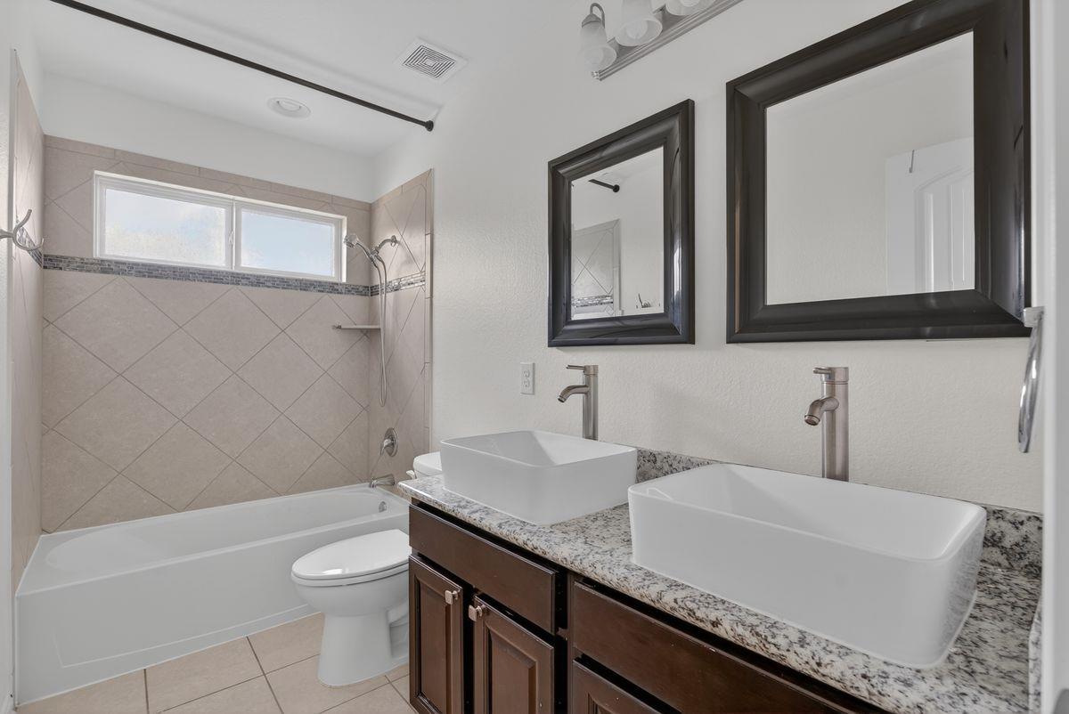 700 Ledge Stone Dr Property Photo 22
