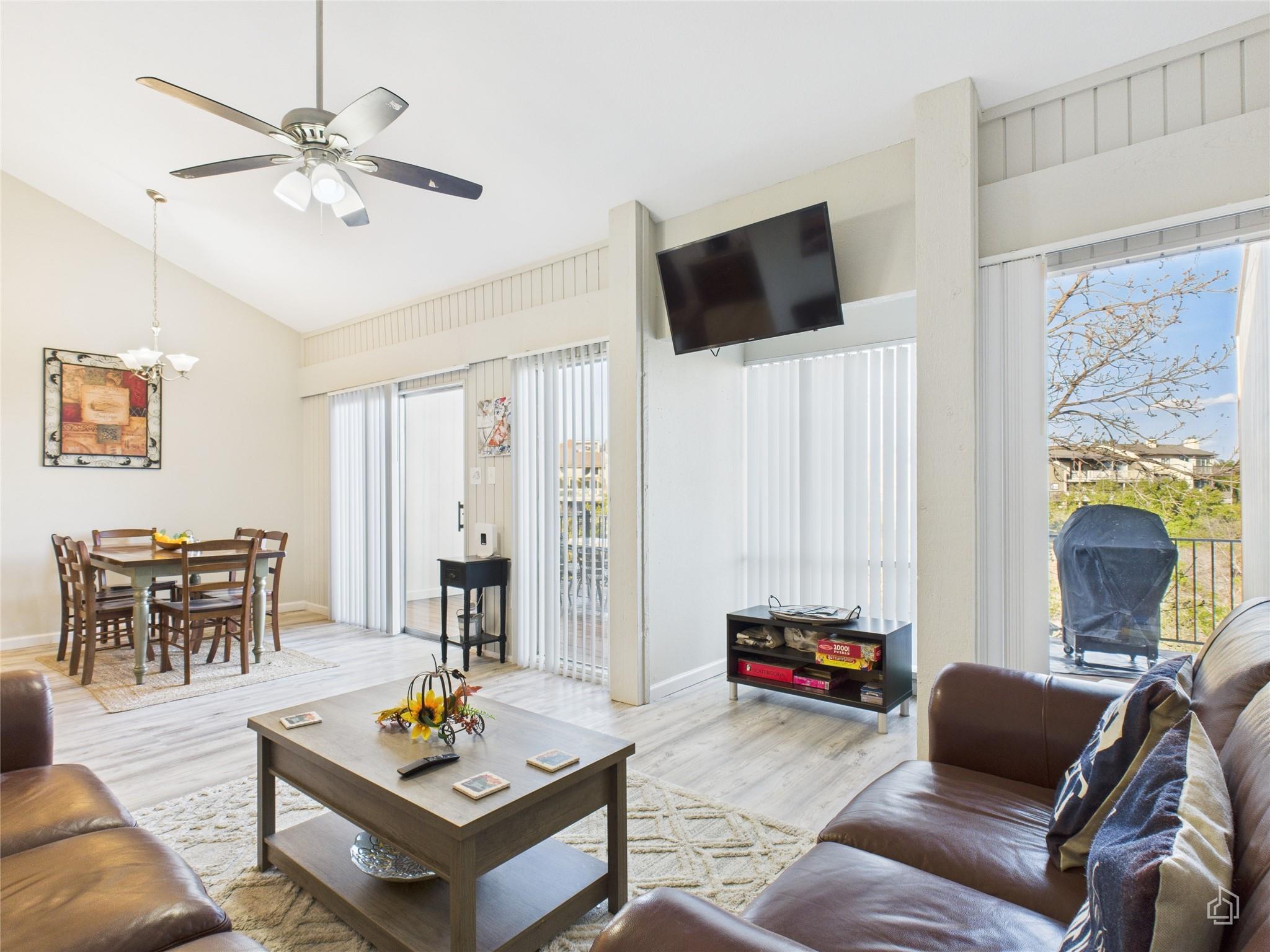 121 Comanche Pt Property Photo
