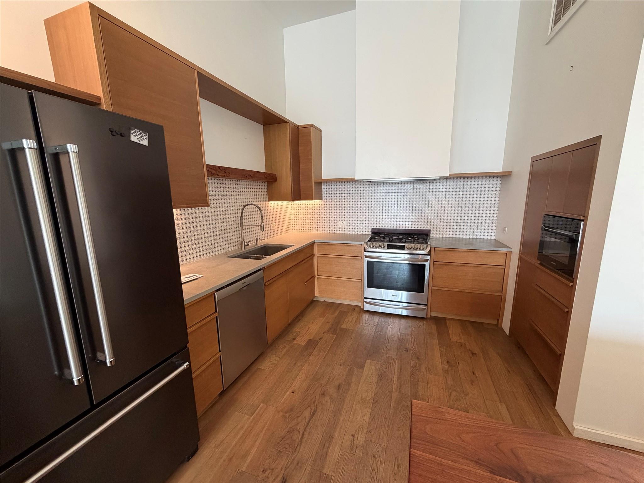 4825 Weidemar Ln #600 Property Photo 6