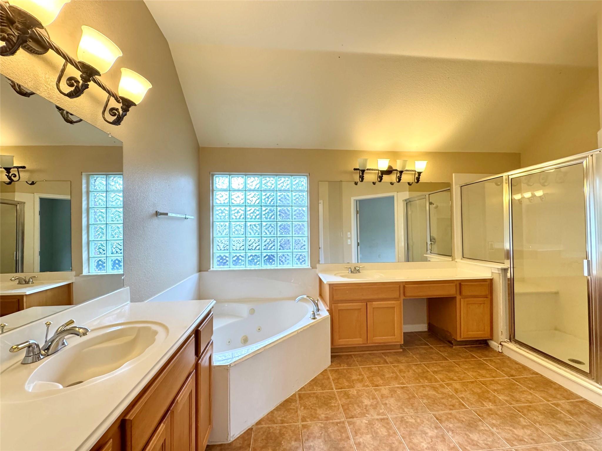 7201 Two Jacks Trl Property Photo 4