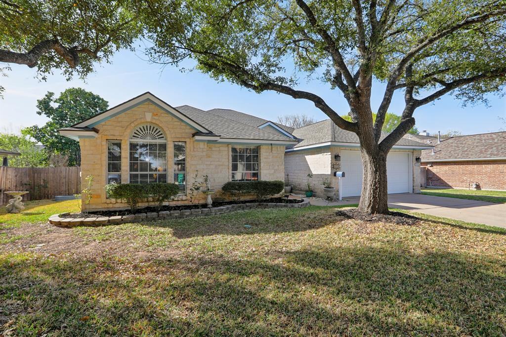 809 Clarence Bohls Ln Property Photo
