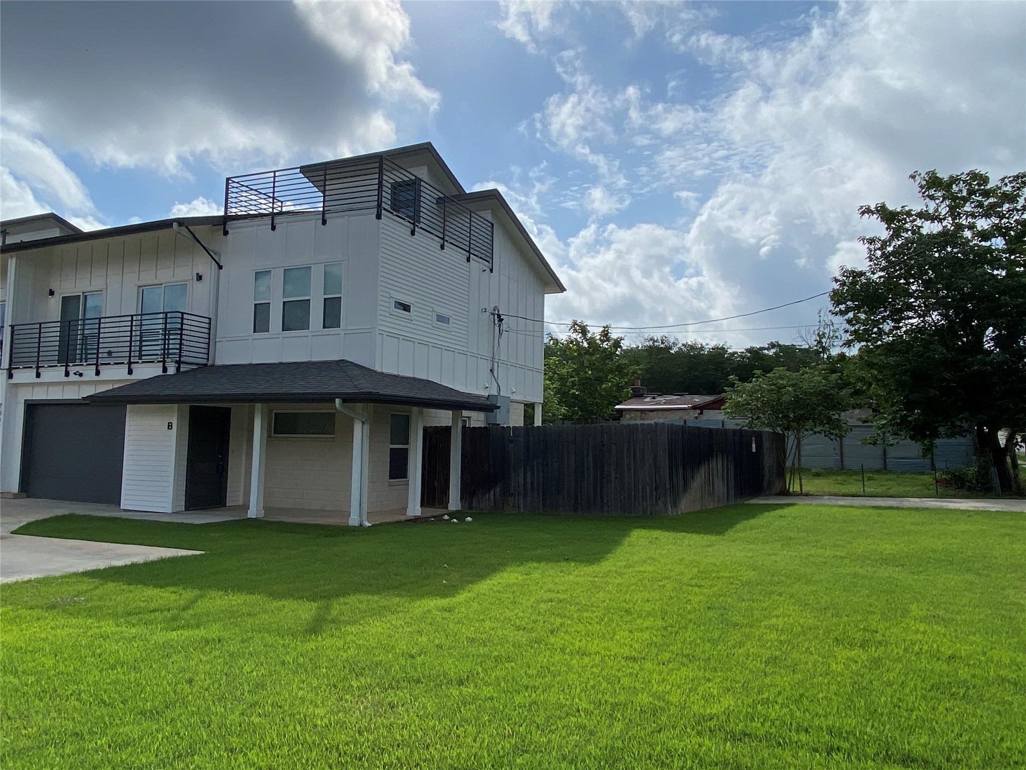 7907 Brodie Ln #b Property Photo 3