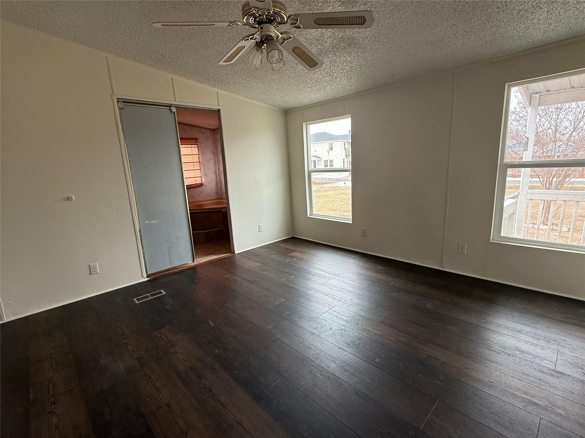 109 Cross Meadow Cv Property Photo 23