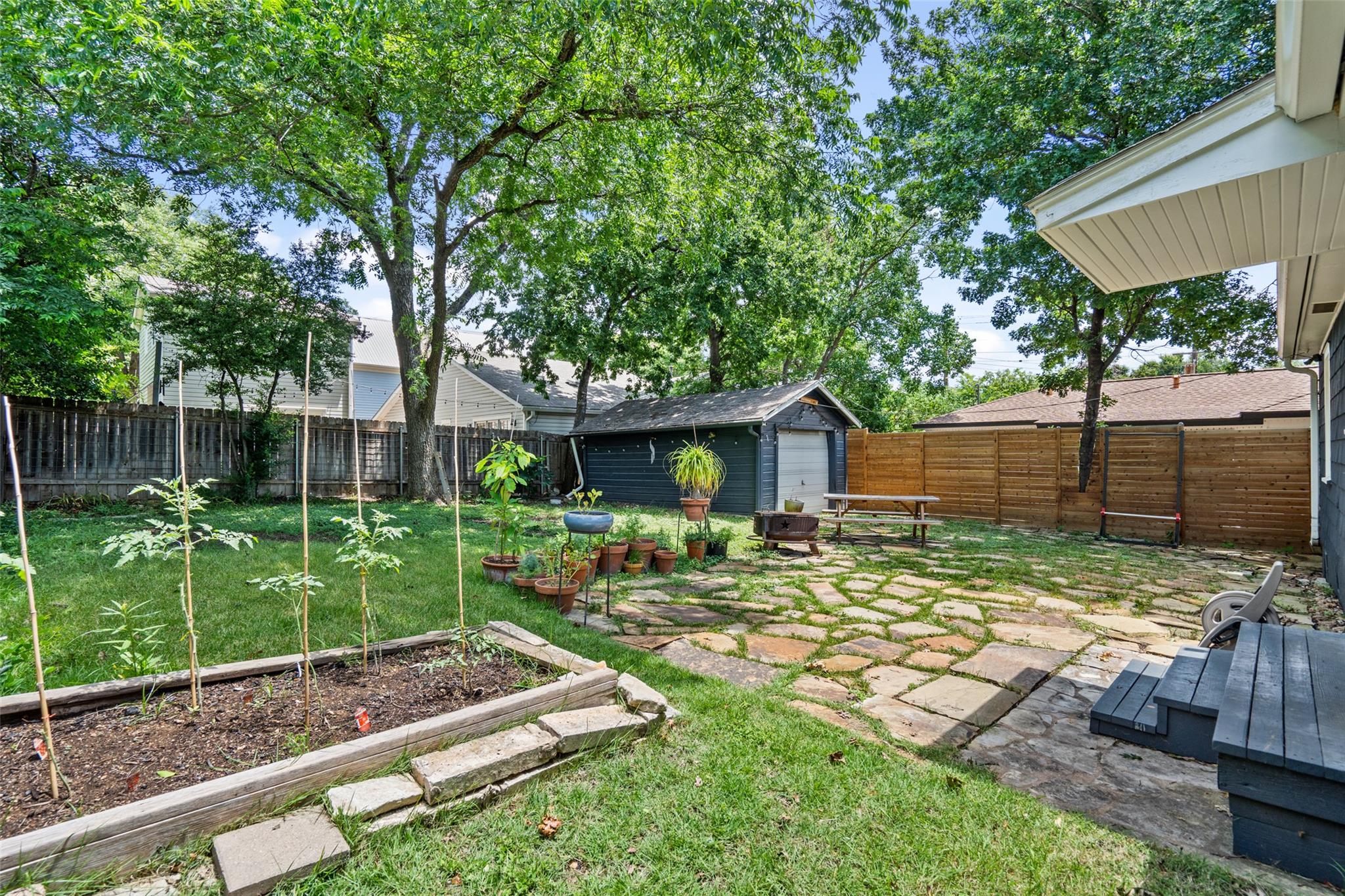 2810 Windsor Rd Property Photo 12