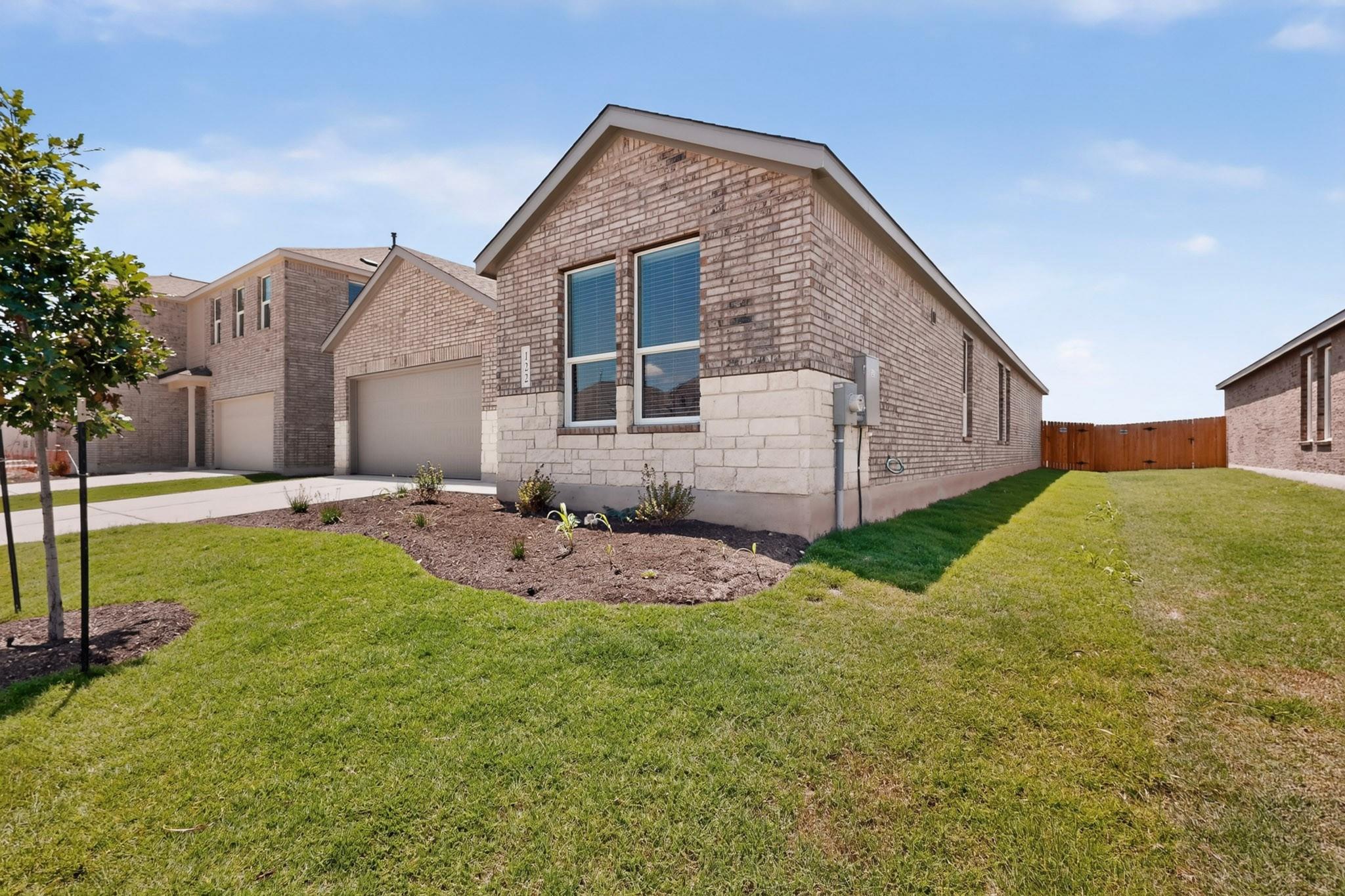 122 Brabham Loop Property Photo 2