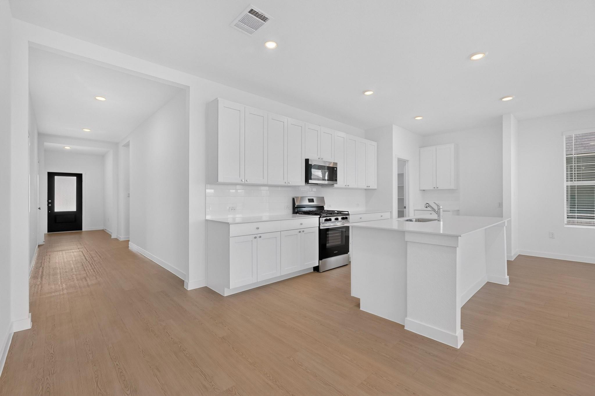 122 Brabham Loop Property Photo 4