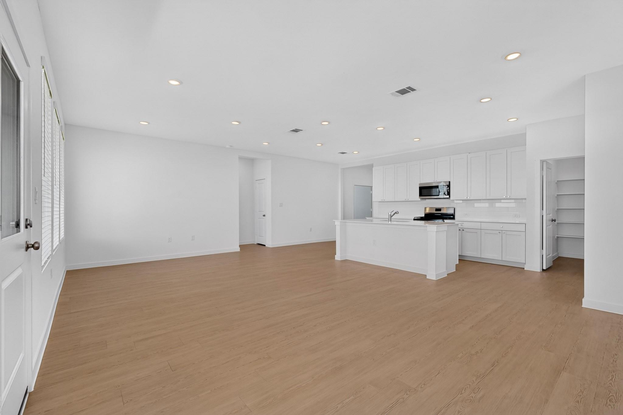 122 Brabham Loop Property Photo 7