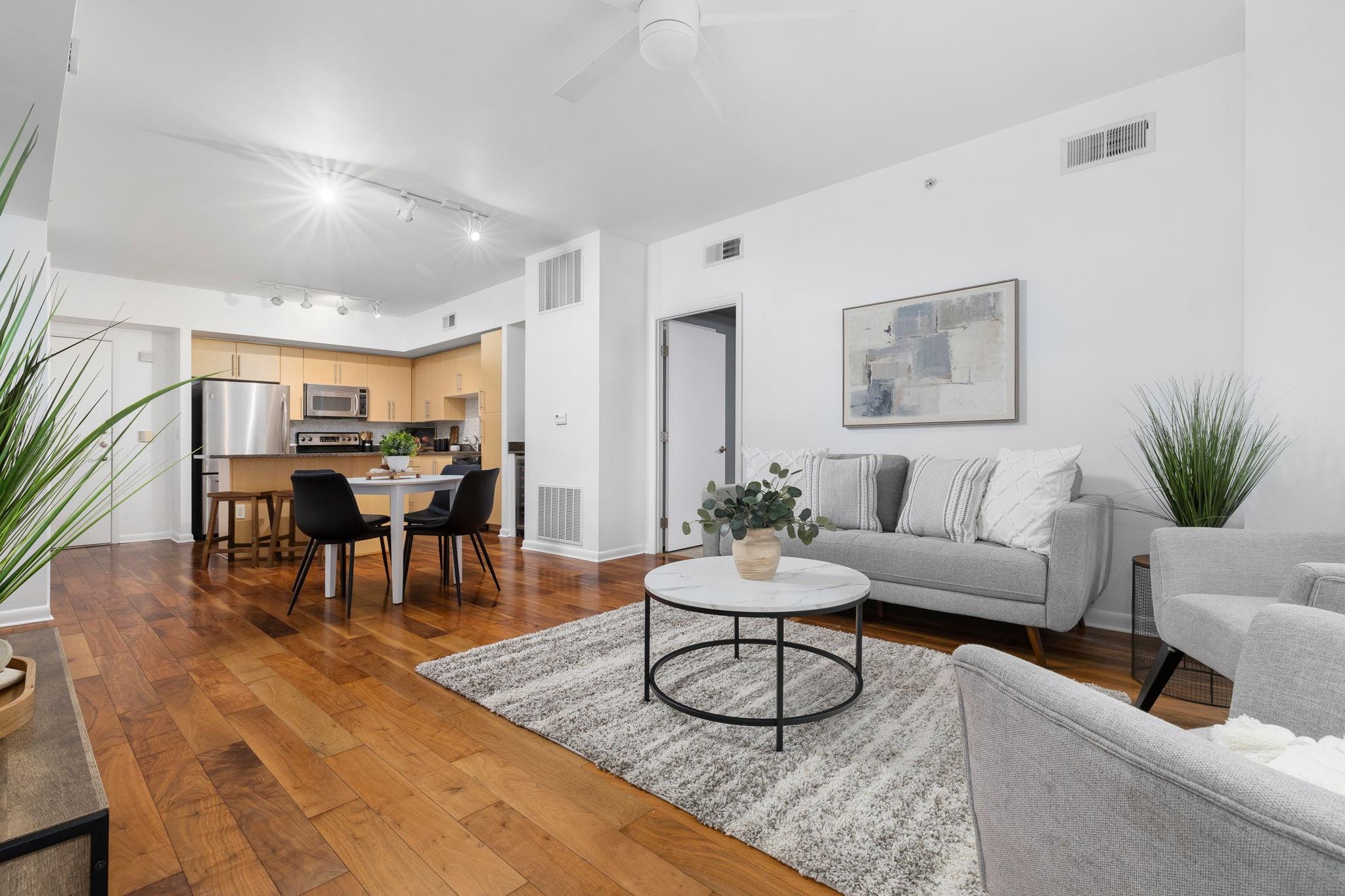 54 Rainey St 409 Property Photo 4