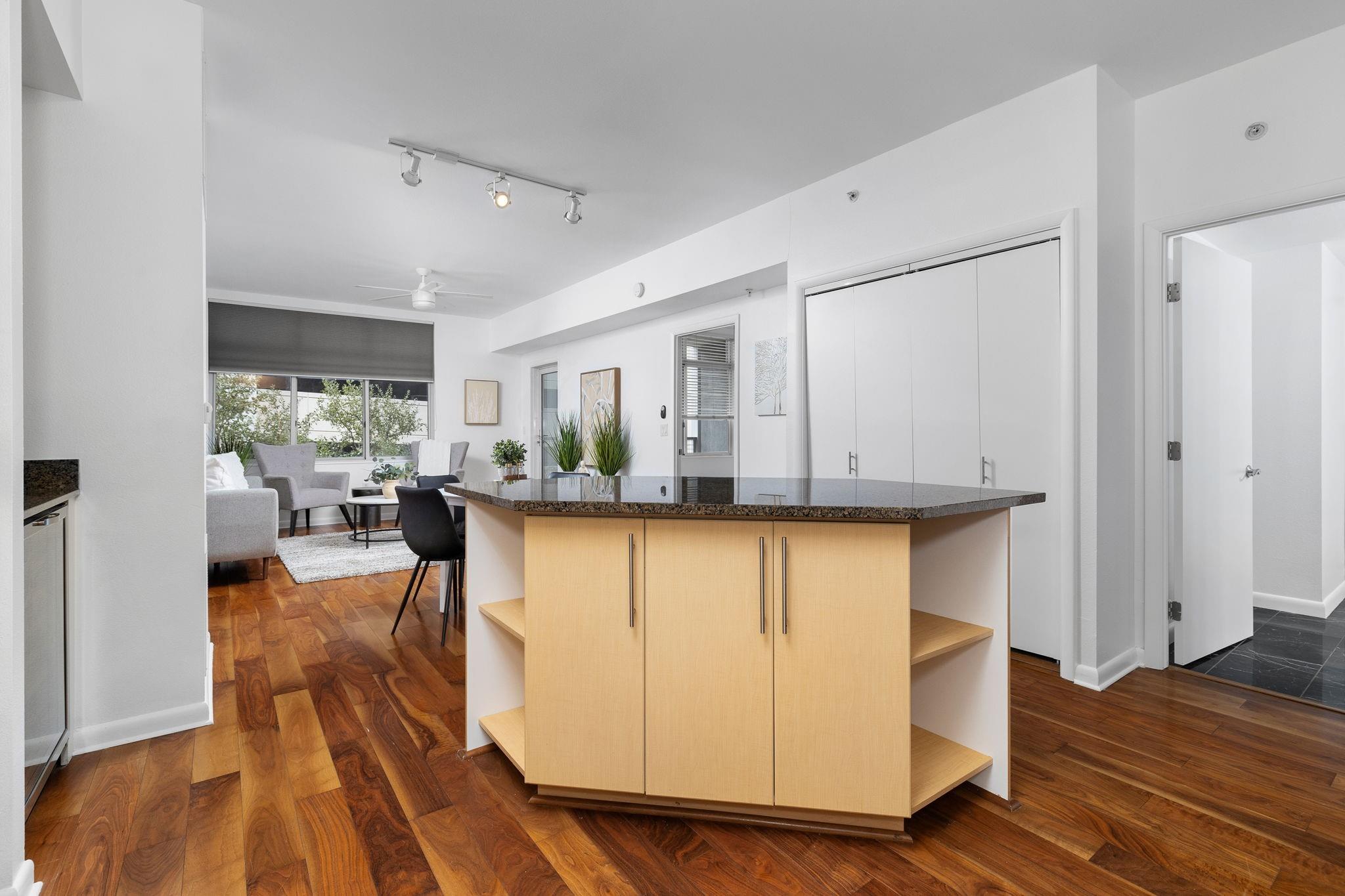 54 Rainey St 409 Property Photo 8