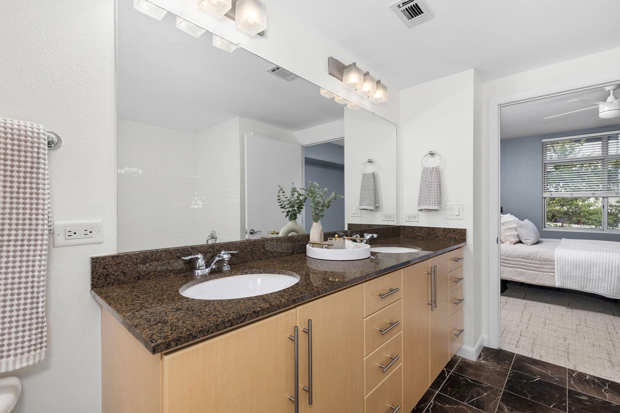 54 Rainey St 409 Property Photo 19