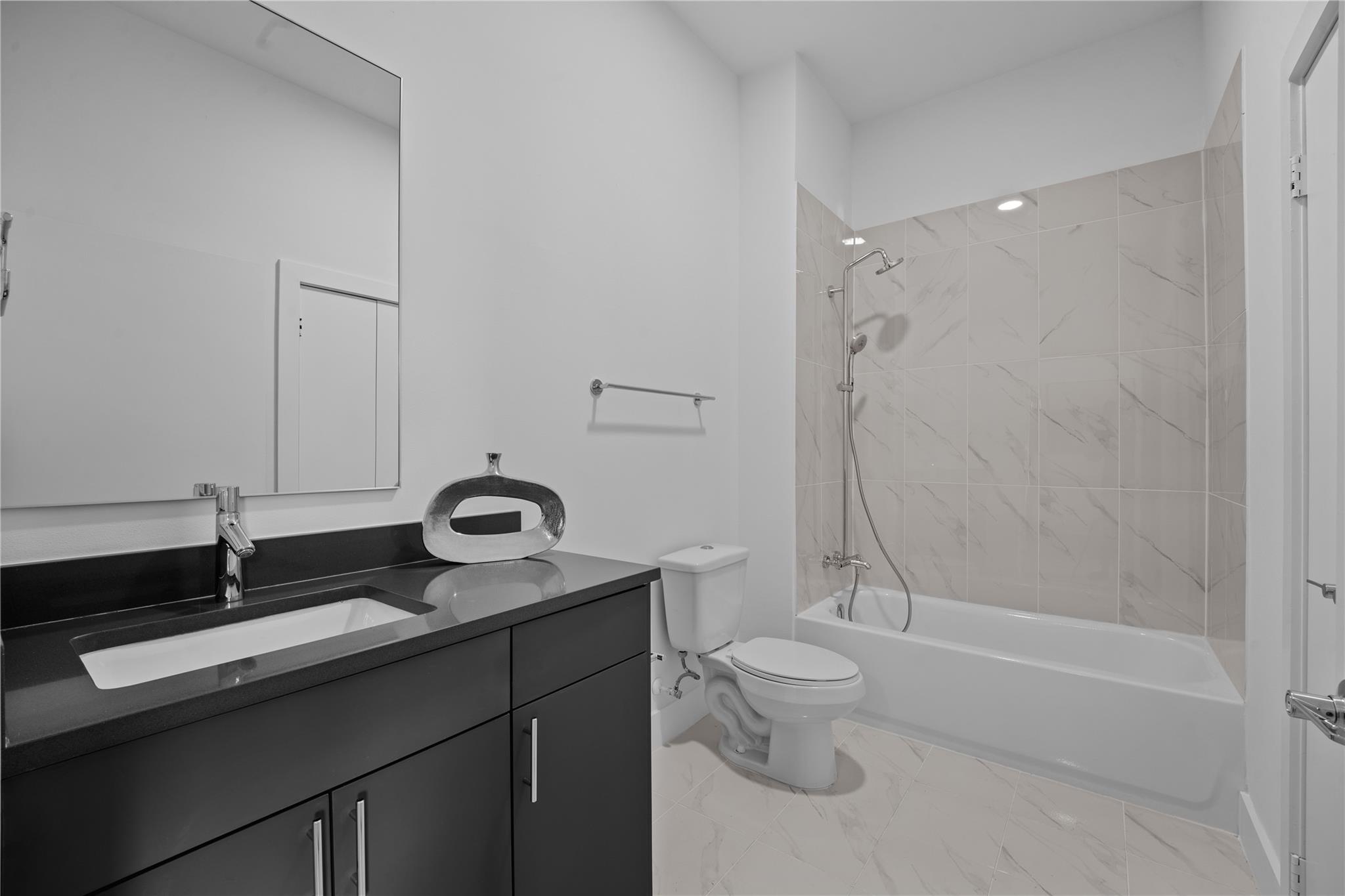 3900 Berkman Dr #217 Property Photo 14