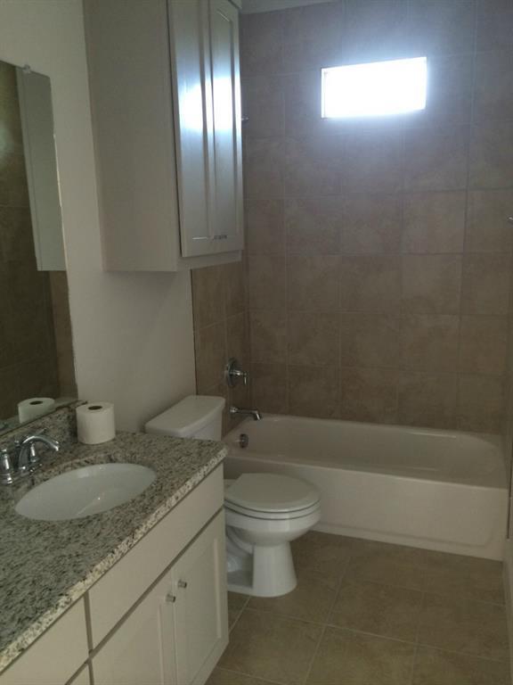3313 Thomas Kincheon St #a Property Photo 9