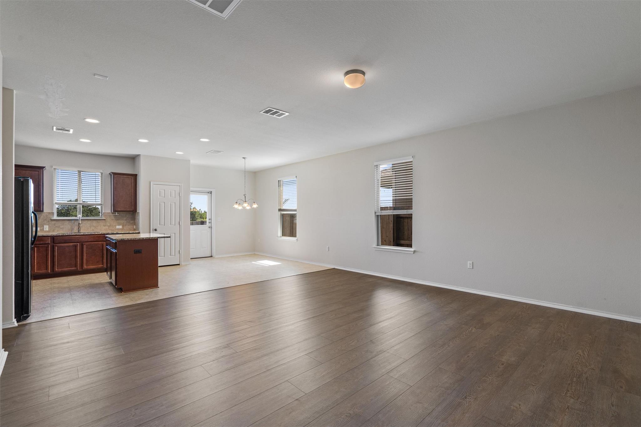 146 Russet Trl Property Photo 4