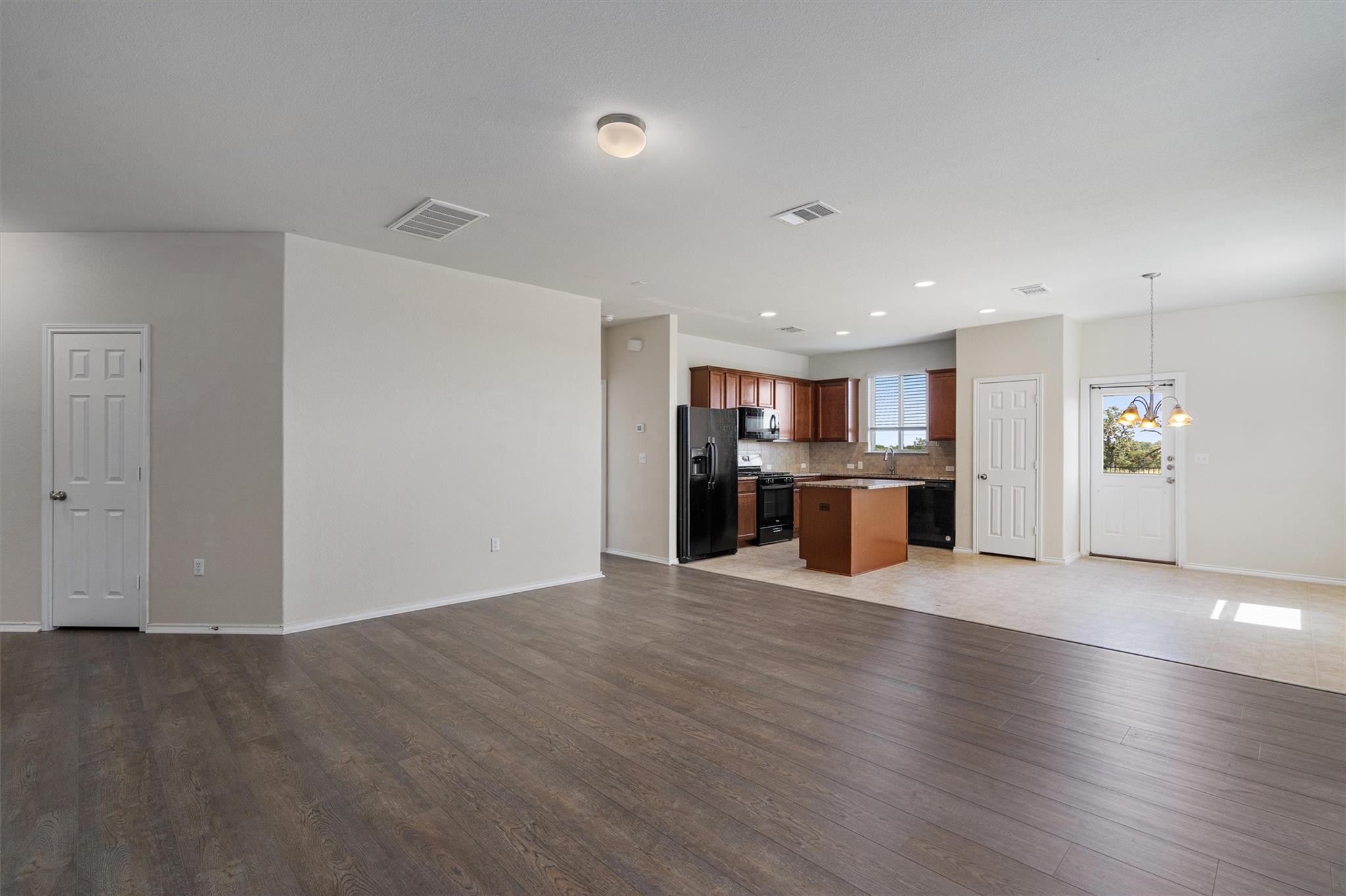 146 Russet Trl Property Photo 8