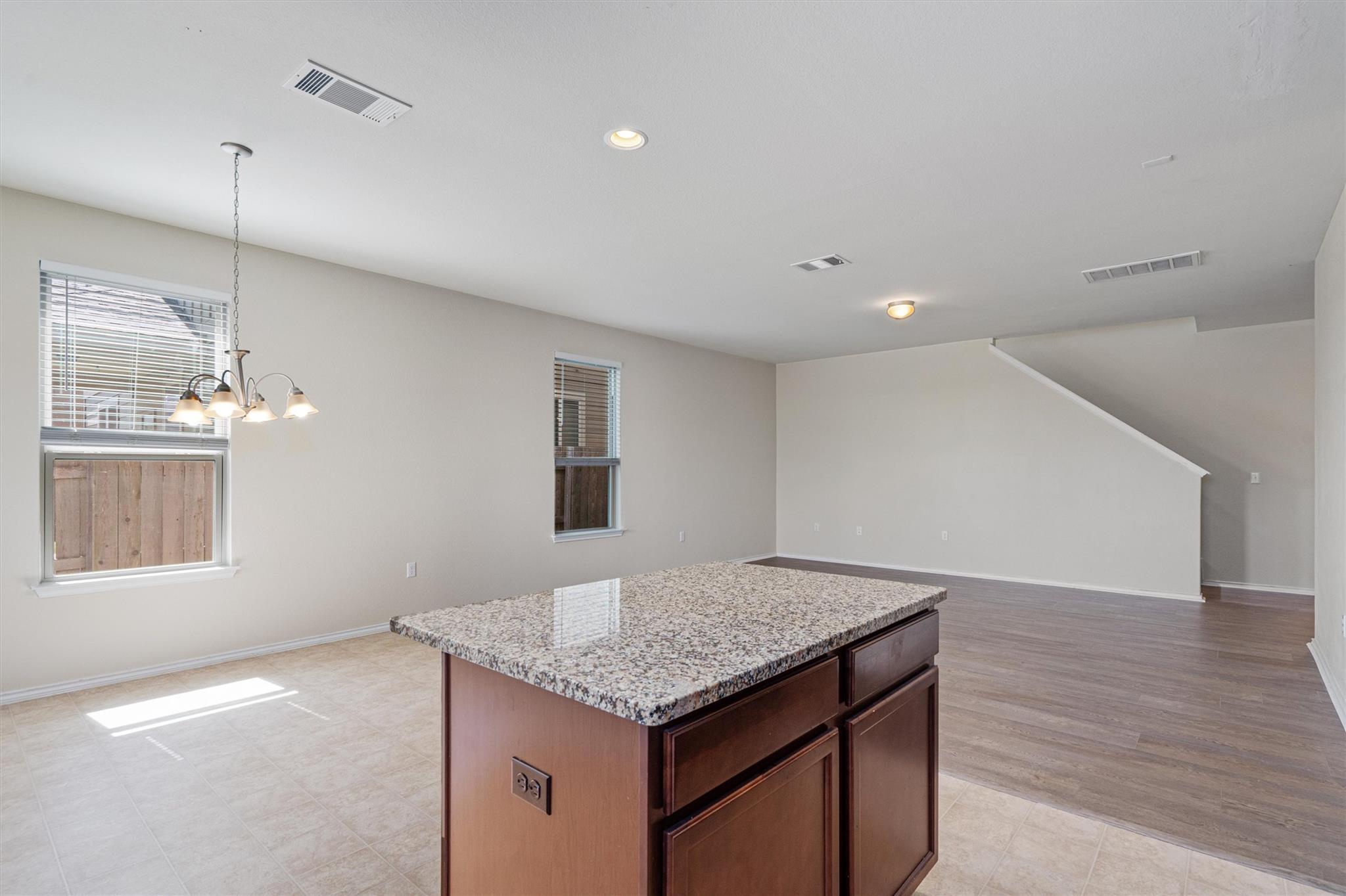 146 Russet Trl Property Photo 9