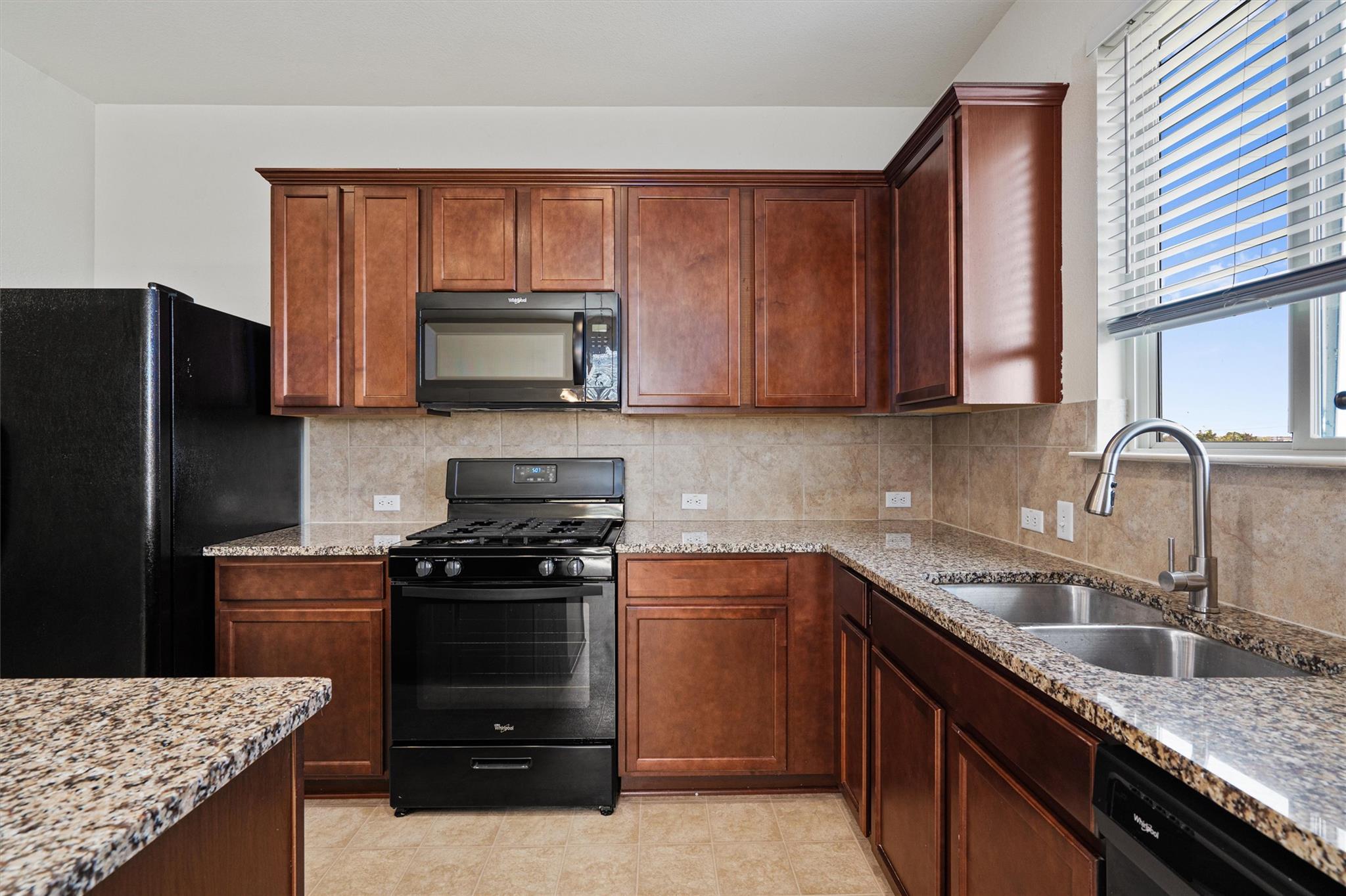 146 Russet Trl Property Photo 11