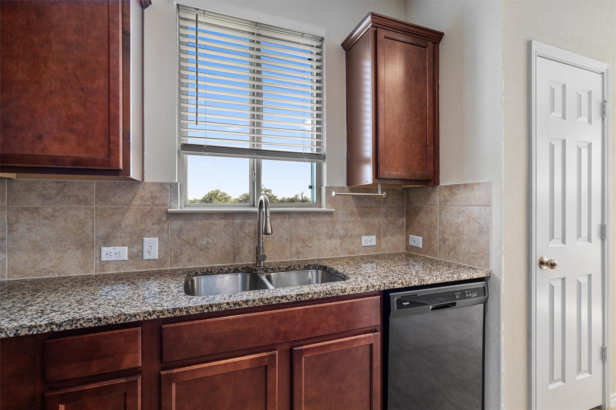 146 Russet Trl Property Photo 12
